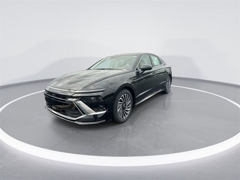New 2025 Hyundai Sonata Limited image 4