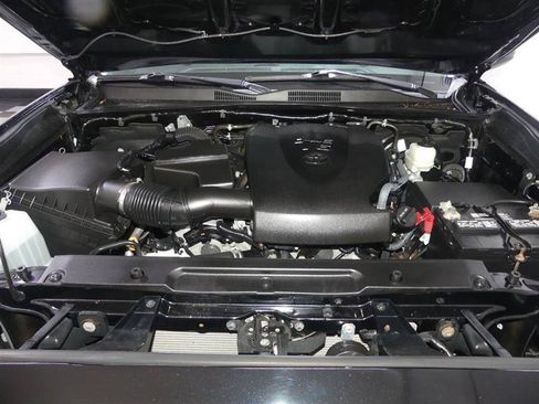 Used 2021 Toyota Tacoma SR AWD/4WD image 11
