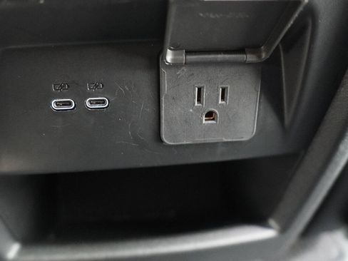 Used 2025 Chevrolet Traverse RS w/ LPO, Floor Liner Package FWD image 32