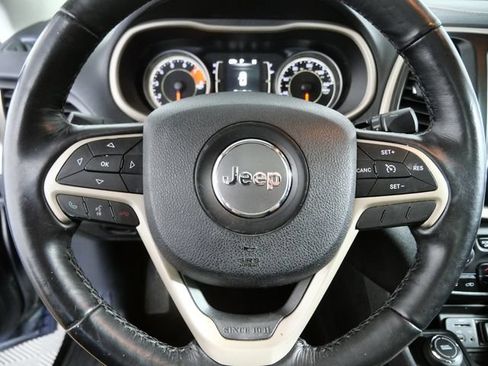 Used 2017 Jeep Cherokee 75th Anniversary AWD/4WD image 23