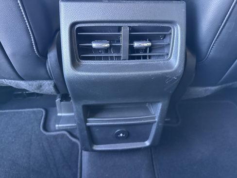 Used 2024 Ford Edge SEL image 25