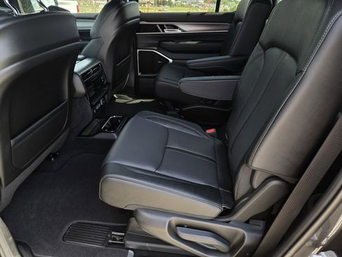 New 2026 Jeep Grand Wagoneer L Limited AWD/4WD image 19