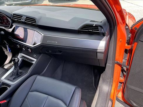 Used 2025 Audi Q3 2.0T Premium image 12