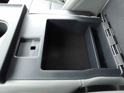 Used 2024 Ford F550 image 38