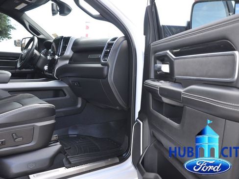 Used 2022 RAM 2500 Laramie w/ Night Edition AWD/4WD image 17