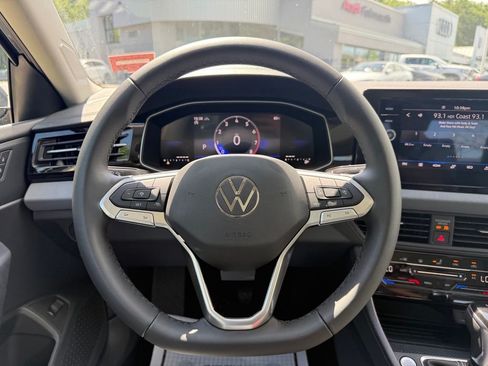 New 2026 Volkswagen Jetta SE FWD image 32