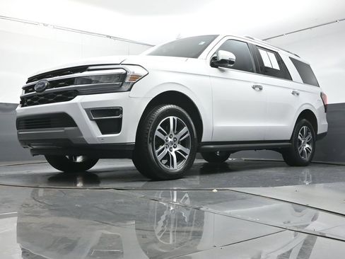 Used 2024 Ford Expedition Limited image 36