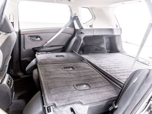 Used 2023 Nissan Rogue SV image 35