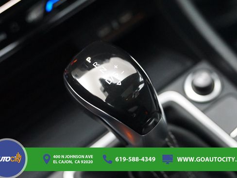 Used 2025 Volkswagen Jetta SE FWD image 25
