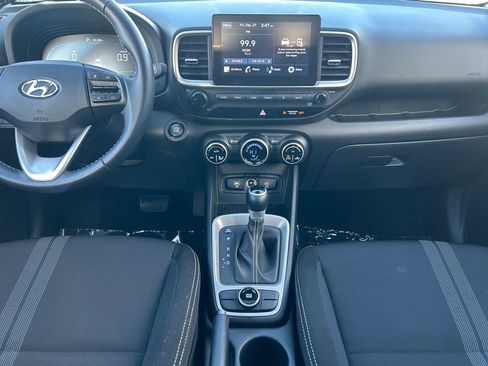 Used 2025 Hyundai Venue SEL image 12
