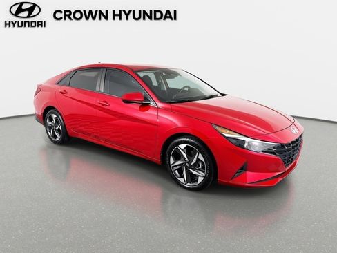 Certified 2023 Hyundai Elantra SEL w/ Convenience Package image 3