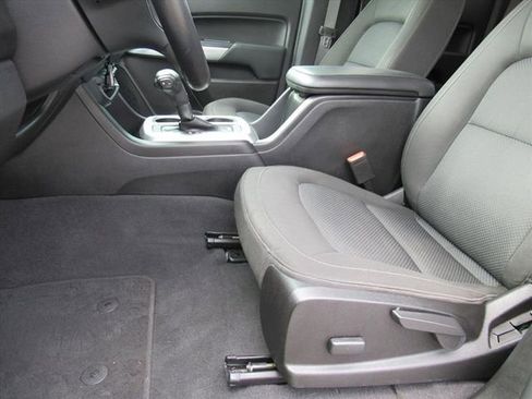 Used 2019 Chevrolet Colorado LT image 16