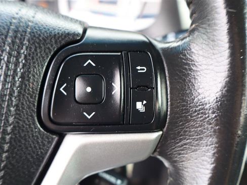 Used 2016 Toyota Sienna SE image 17