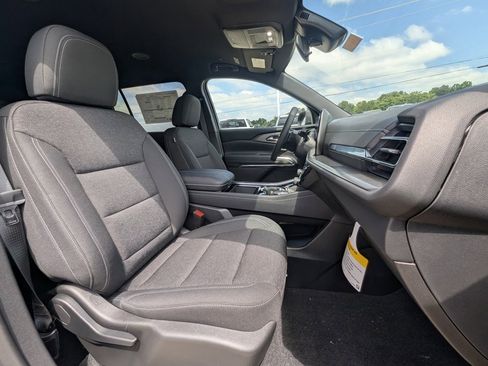 New 2026 Chevrolet Traverse LT image 13