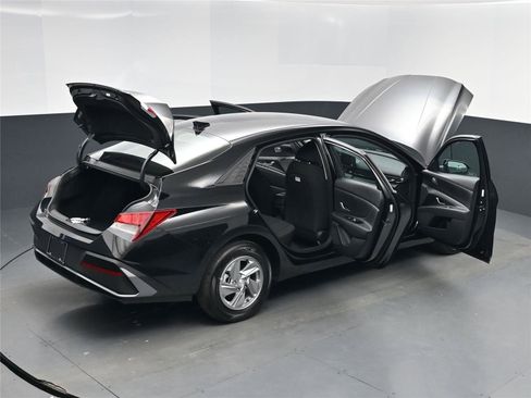 New 2026 Hyundai Elantra SE image 27