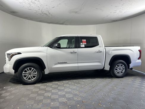 Used 2024 Toyota Tundra SR5 w/ SR5 Premium Package image 9