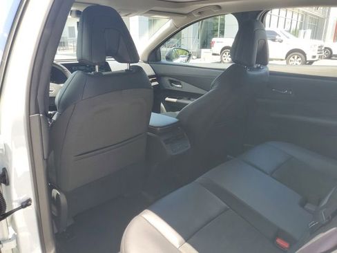 Used 2024 Nissan Ariya FWD image 10
