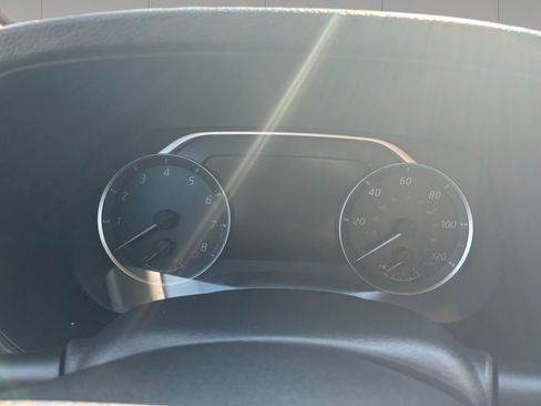 Used 2024 Nissan Frontier SV AWD/4WD image 14