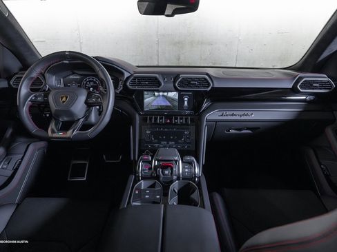 Used 2024 Lamborghini Urus S image 2