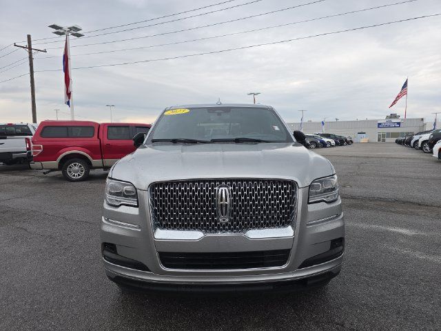 Used 2023 Lincoln Navigator Reserve AWD/4WD image 9