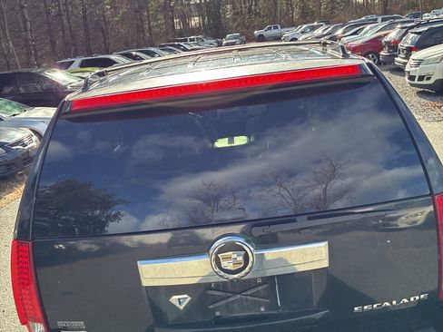 Used 2009 Cadillac Escalade AWD image 15