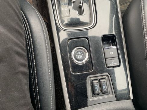 Used 2020 Mitsubishi Outlander SE AWD/4WD image 14