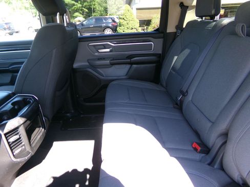 Used 2019 RAM 1500 Big Horn AWD/4WD image 12