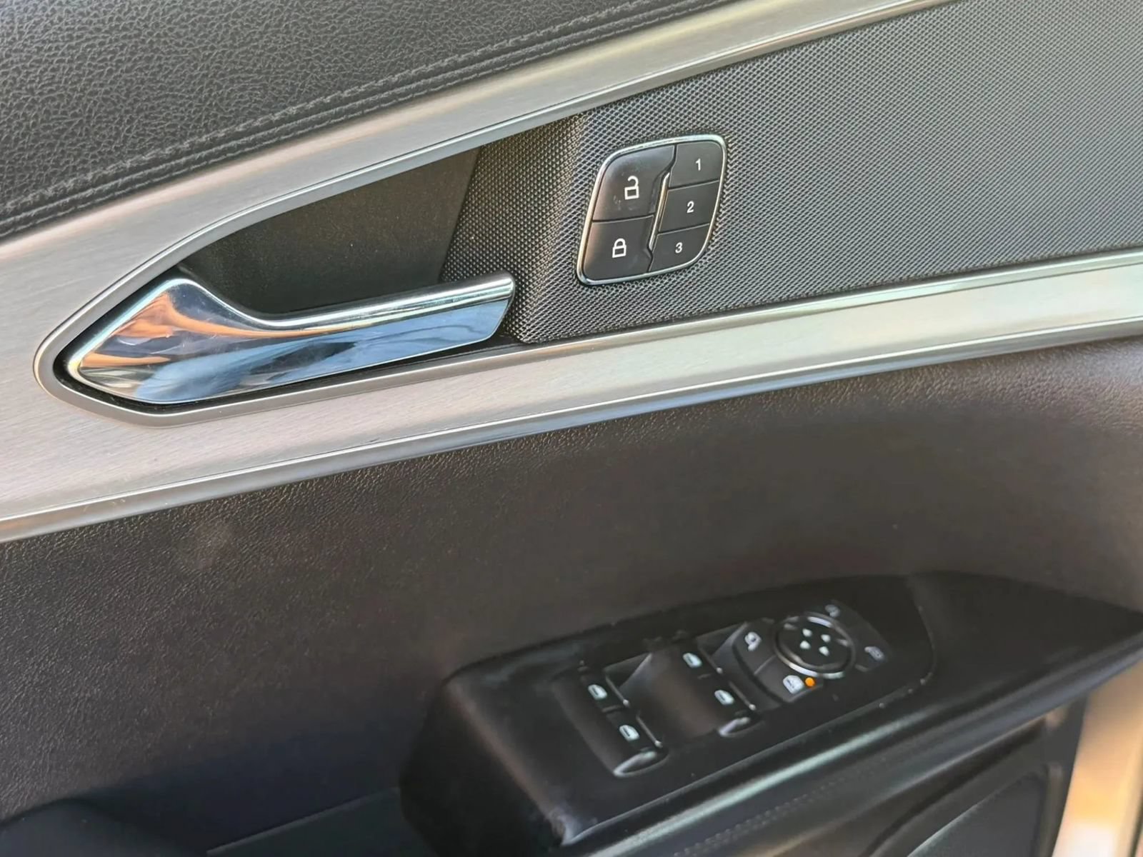 Used 2017 Lincoln MKX Premiere FWD image 27