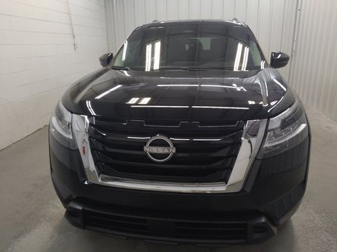 Used 2022 Nissan Pathfinder SV AWD/4WD image 15