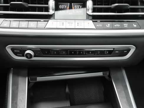 Used 2023 BMW X5 xDrive45e w/ Climate Comfort Package AWD/4WD image 18