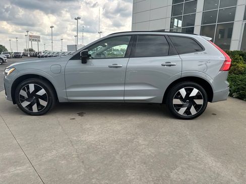 Certified 2025 Volvo XC60 T8 Plus w/ Protection Package Premier AWD/4WD image 8