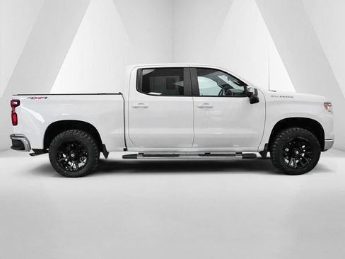 Used 2024 Chevrolet Silverado 1500 LT AWD/4WD image 8