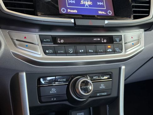 Used 2014 Honda Accord Touring image 21