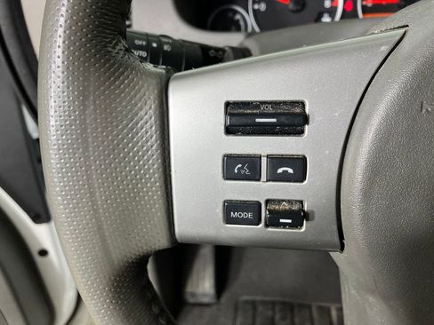 Used 2019 Nissan Frontier SL image 17