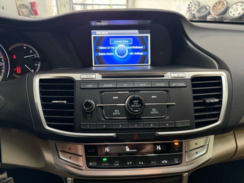 Used 2015 Honda Accord LX image 25