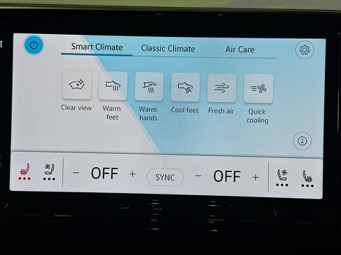 Used 2024 Volkswagen Atlas Cross Sport SE image 23