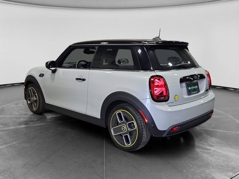 Used 2022 MINI Cooper SE FWD image 2