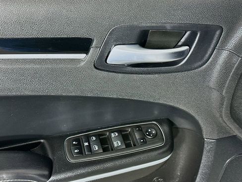 Used 2022 Chrysler 300 S image 24