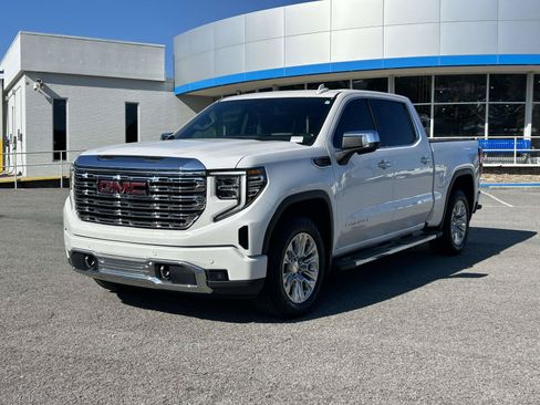 Used 2024 GMC Sierra 1500 Denali w/ Technology Package AWD/4WD image 3