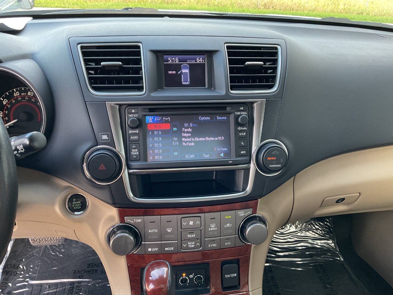 Used 2013 Toyota Highlander Limited AWD/4WD image 24