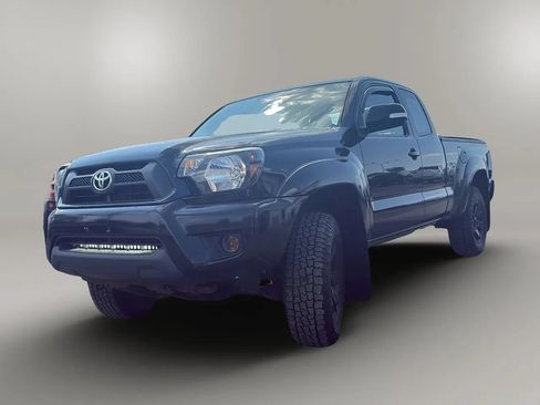 Used 2015 Toyota Tacoma 4x4 Access Cab V6 w/ SR Package image 3