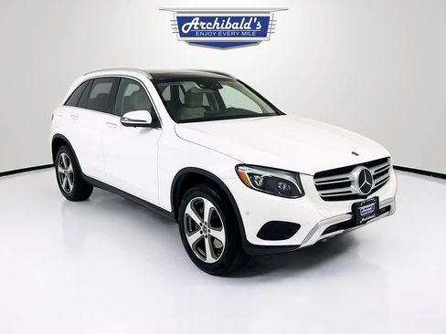 Used 2019 Mercedes-Benz GLC 300 4MATIC image 3