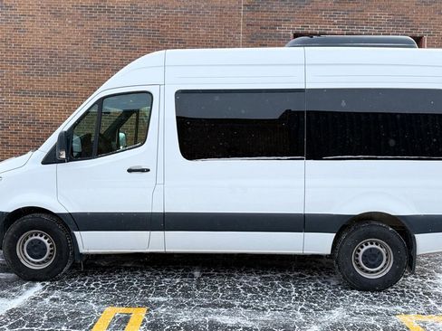 Used 2024 Mercedes-Benz Sprinter 2500 image 4