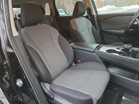 Used 2023 Nissan Rogue SV image 22