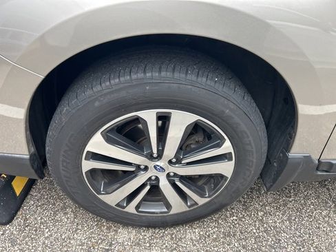 Used 2019 Subaru Outback 2.5i Limited w/ Popular Package #2 image 8