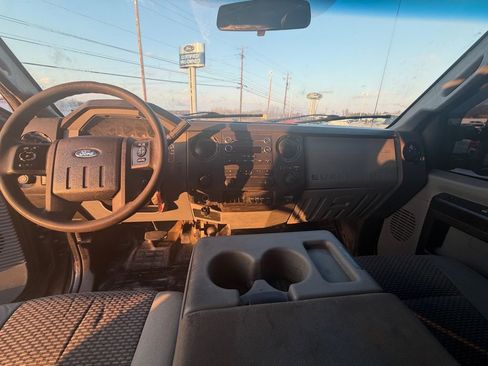 Used 2016 Ford F250 XL w/ XL Appearance Package image 12