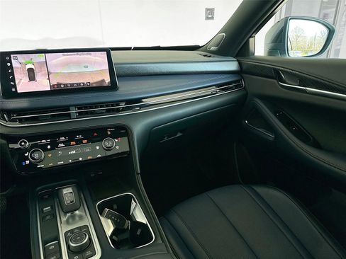 Used 2026 INFINITI QX60 Sport w/ Dark Cargo Package image 25