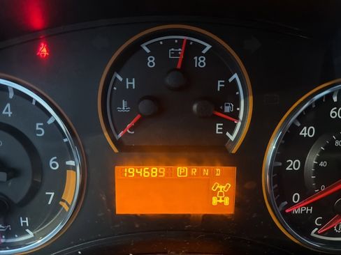 Used 2012 Nissan Armada Platinum image 13