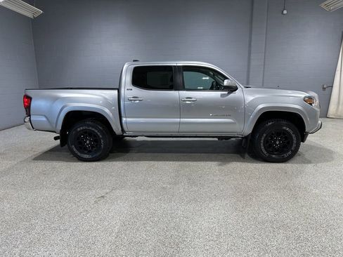 Used 2022 Toyota Tacoma SR5 image 3
