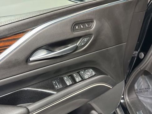 Used 2023 Cadillac Escalade ESV Premium Luxury image 13